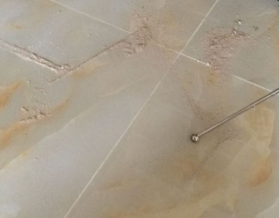 张家口瓷砖空鼓维修公司分享粘合剂选择不当在瓷砖铺贴过程中可能导致以下问题